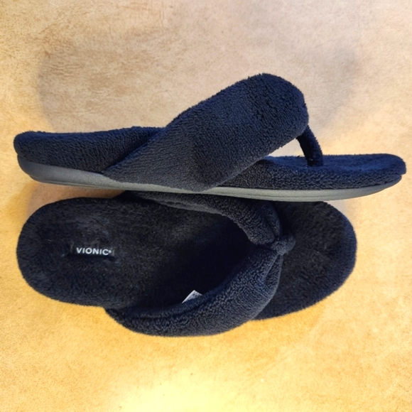 Vionic Shoes Nwt Black Vionic Slippers Warch Support Size 85 Poshmark